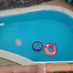 Piscina, Chalet, Tranquila 펜션 *