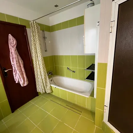 Semesterbostad Piscina, Chalet, Tranquila