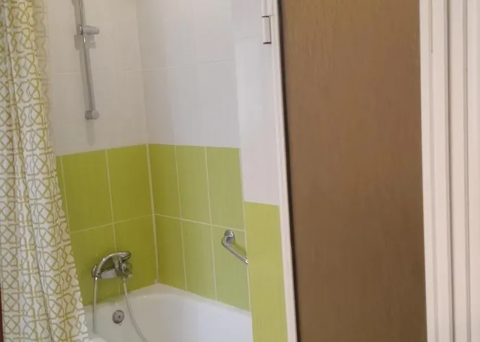 Piscina, Chalet, Tranquila 펜션 *