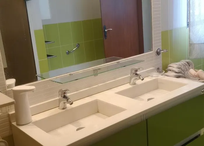 Piscina, Chalet, Tranquila 펜션 *