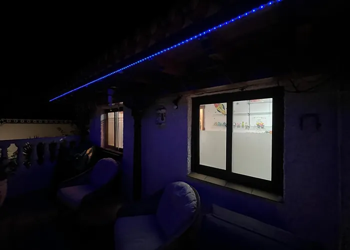 Piscina, Chalet, Tranquila 펜션 *